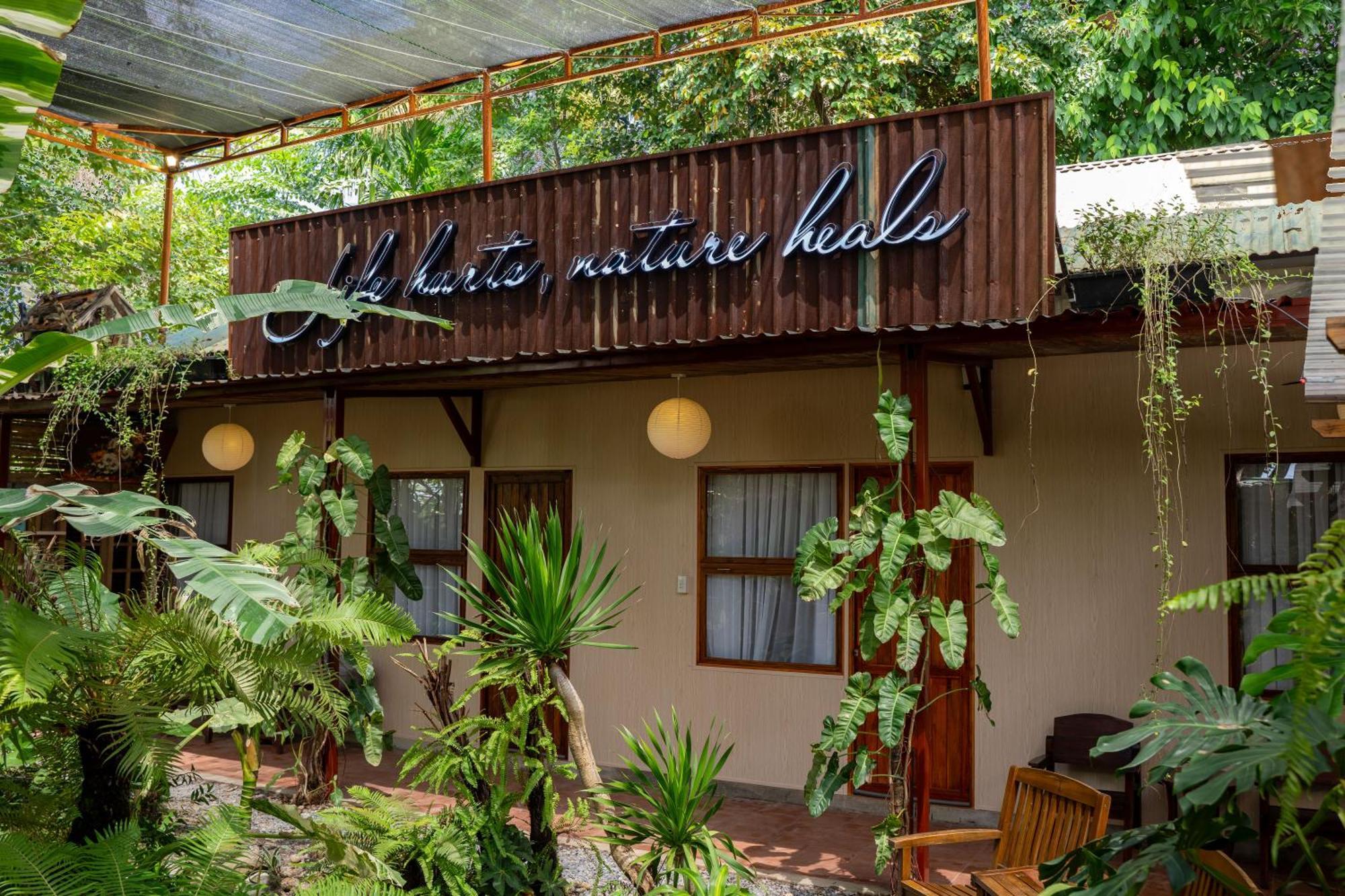 Harmony Garden - Home And Coffee Hue Esterno foto